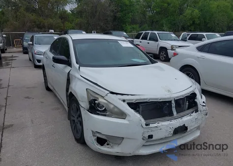 2015 Nissan Altima 2.5 S z USA, uszkodzony, nr VIN 1N4AL3AP8FN892654